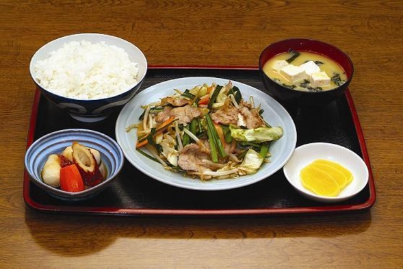 【夕食付き！（お好きな定食）】◆男性夕食付+Wi-Fi無料+スマホ充電無料+温泉無料プラン！◆